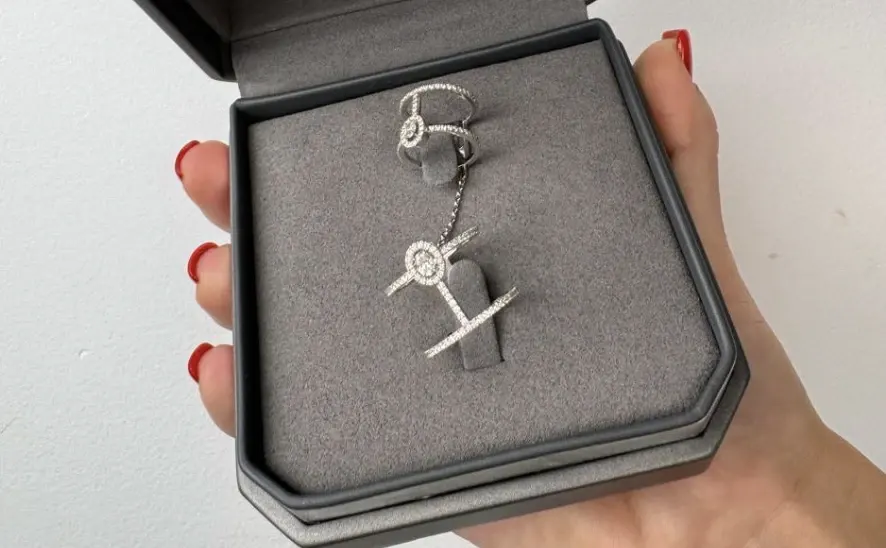 ������ Messika